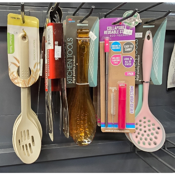 ASSORT. KITCHEN TOOLS AND ACCESSORIES