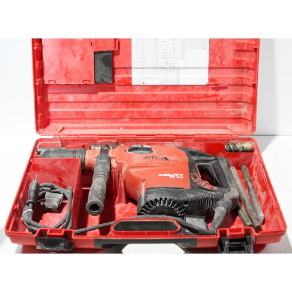 120V HILTI TE60 CORDED HAMMER DRILL W/ ASST. BITS