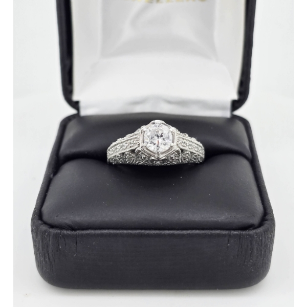 .925 SILVER DECORATIVE RING W/ CUBIC ZIRCONIA
