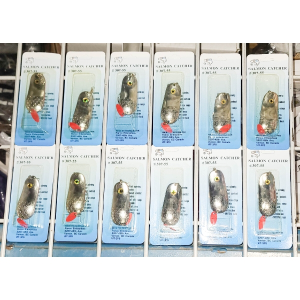 12 FISHING LURES
