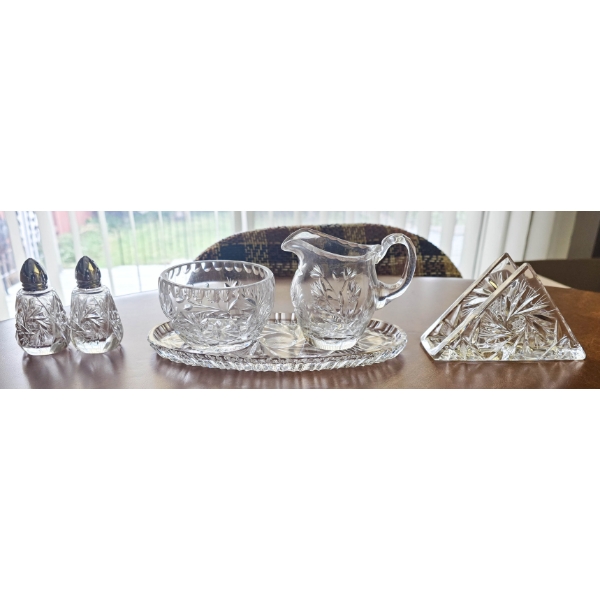 PINWHEEL CRYSTAL TABLE SERVING SET