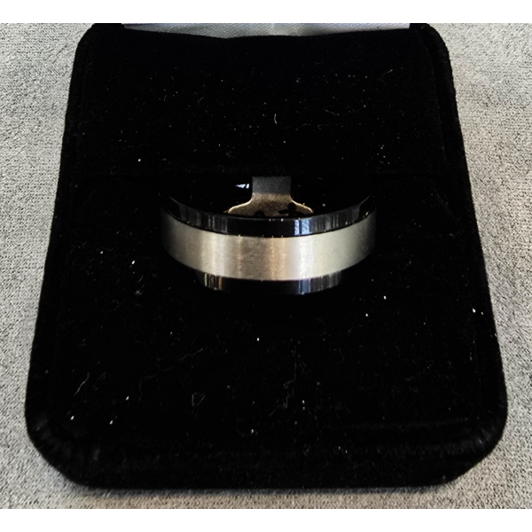 NEW 2 TONE TITANIUM MEN'S RING - SIZE 10