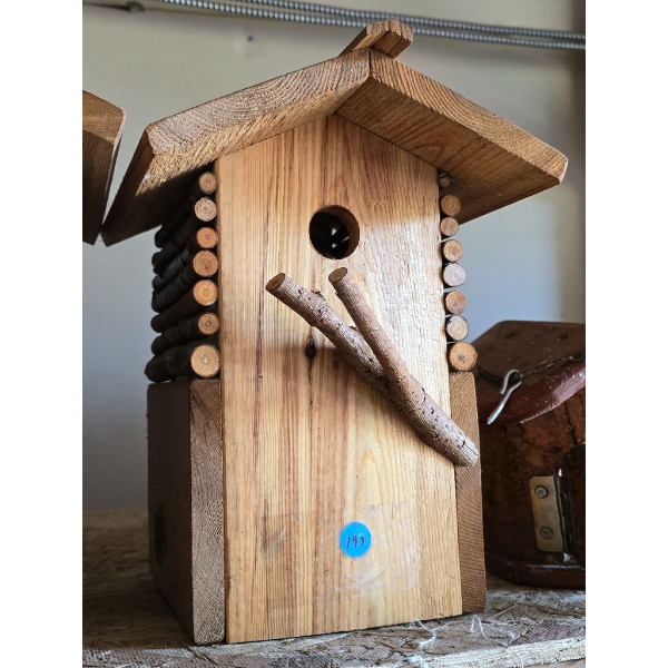 LOG CABIN THEMED BIRD HOUSE
