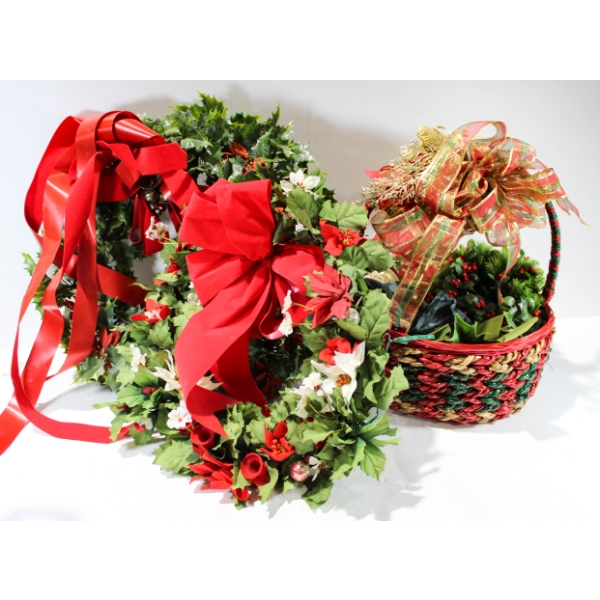 CHRISTMAS WREATHS & DECORATIVE BASKETS