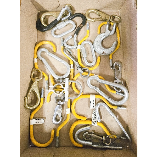 ASSORT. HOOKS, CARABINERS, ETC.