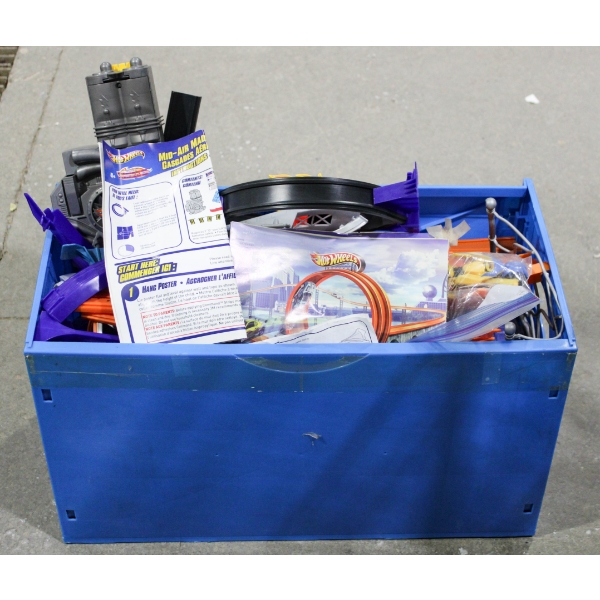 HOT WHEELS MID AIR MADNESS RACE TRACK