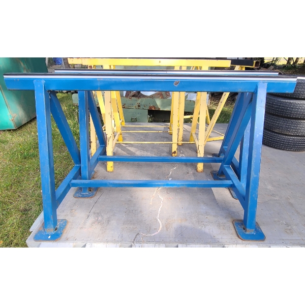 6 METAL STANDS 4 FT W X 33" H
