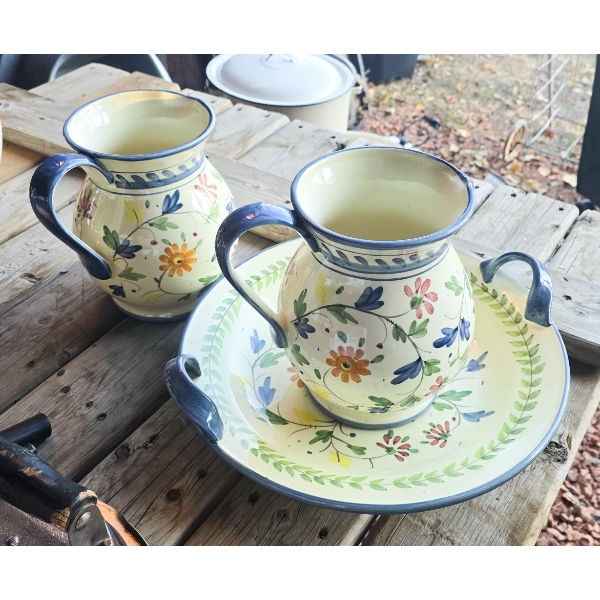 WASH BASIN W/ TWO PITCHERS