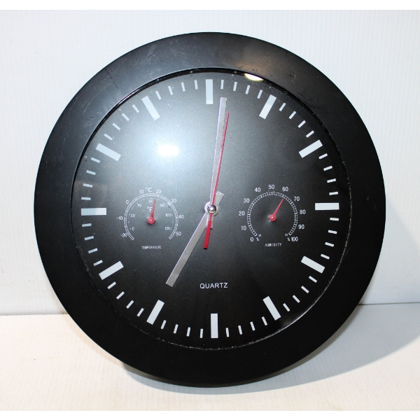 QUARTZ WALL CLOCK W/ TEMPERATURE & HUMIDITY 