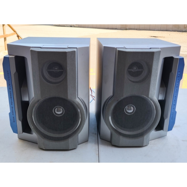 2 SHARP SPEAKERS W/ SUBWOOFER WOOFER & TWEETER