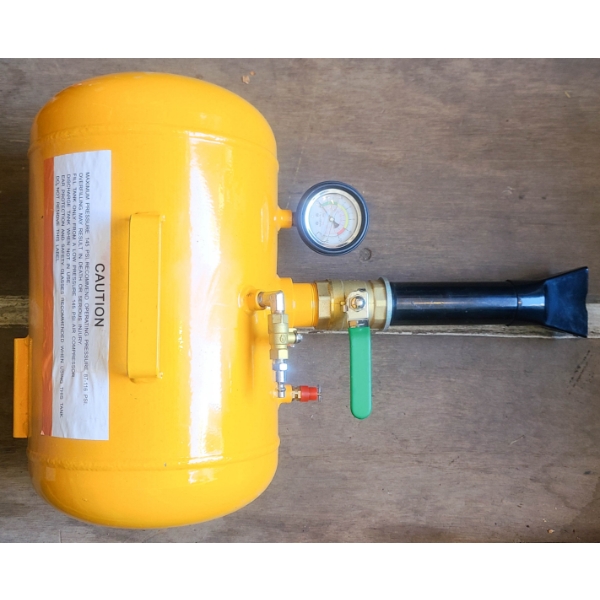 PORTABLE AIR TANK BLASTER FOR TIRE BEADS