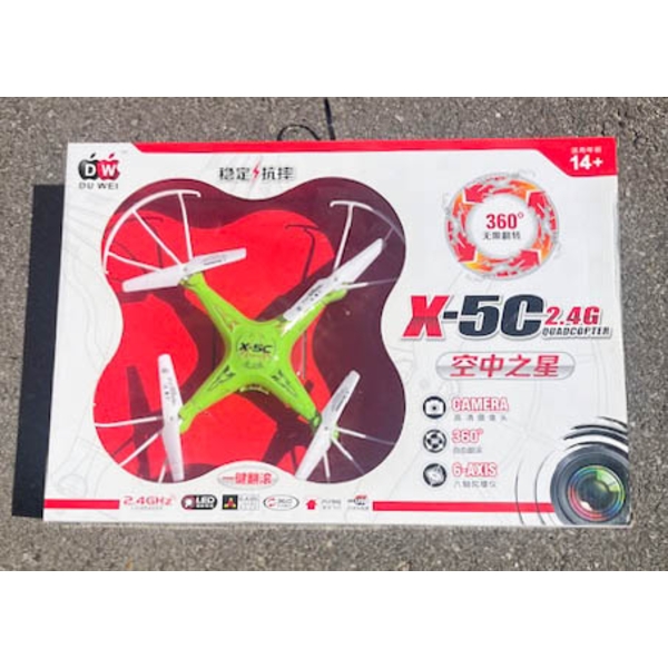 NEW DU WEI X-5C 2.4G QUADCOPTER W/ CAMERA