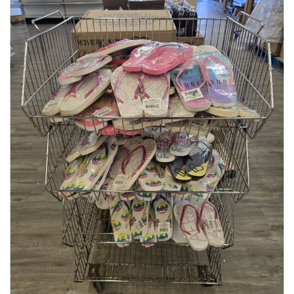 LRG LOT ASSORT. SANDLES W/ METAL WIRE DISPLAY RACK