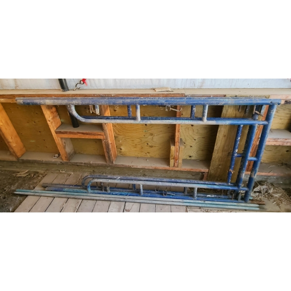 1 SECTION SCAFFOLDING 39" X 6 FT ONLY 1 CROSS MEMBER