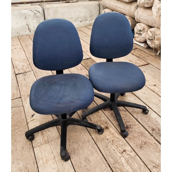 PAIR OF BLUE OFFICE CHAIRS