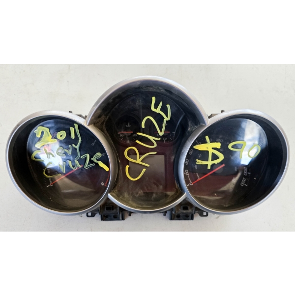 SALVAGE DASHBOARD FOR 2011 CHEVY CRUZE