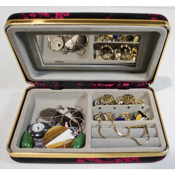 JEWELRY W/ CASE