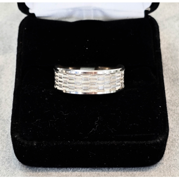 NEW .925 SILVER MEN'S RING - SIZE 10