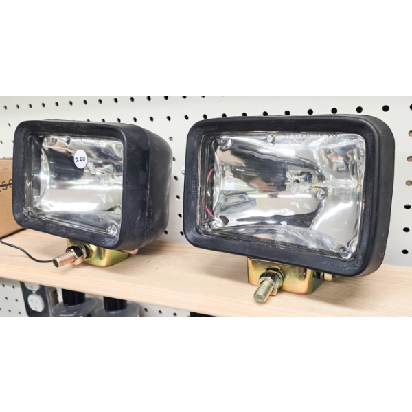 2 NEW SEALED BEAM FOG LIGHTS W/ BRACKETS