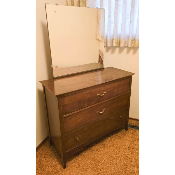 HARDWOOD 3 DRAWER DRESSER / VANITY