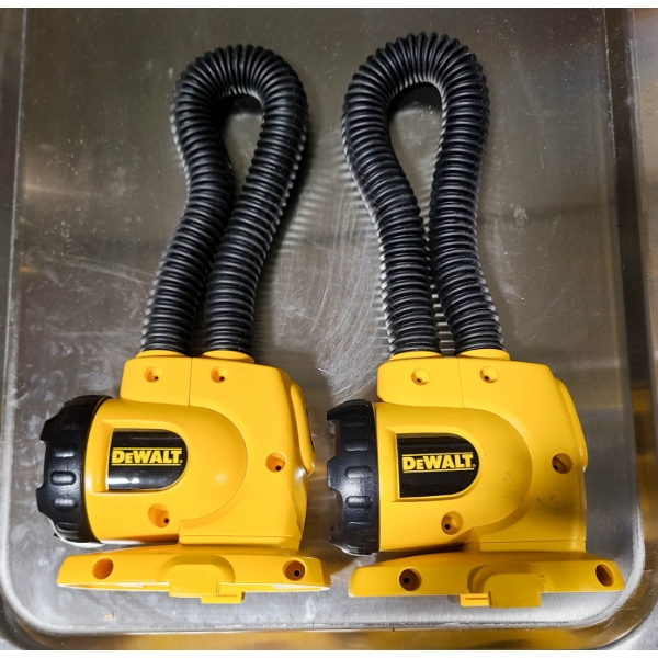 2 DEWALT DW919 18V RECHARGEABLE WORK LIGHT