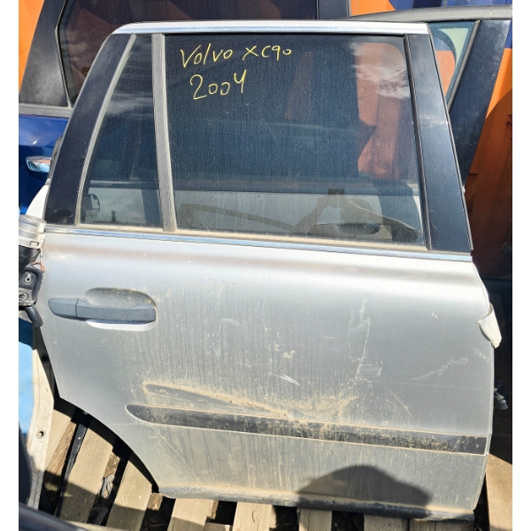 SALVAGED 2004 VOLVO XC90 REAR RIGHT DOOR