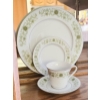 Image 2 : TOWNE HOUSE FINE CHINA SET 8 PERSON SETTING