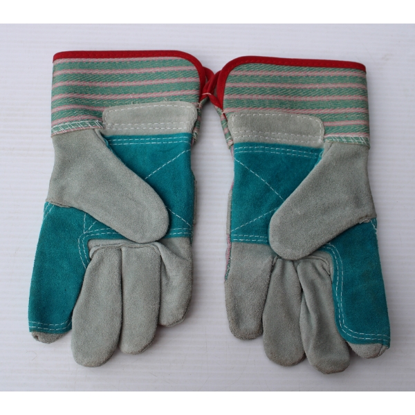 WOMEN'S STRIPED GLOVES - SIZE SM