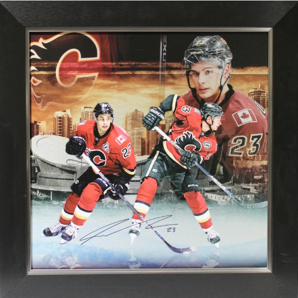 #23 MONAHAN SIGNED CALGARY FLAMES PLAYER PLAQUE