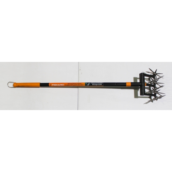 FISKARS TELESCOPING ROTARY CULTIVATOR