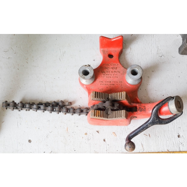 RIDGID PIPE CHAIN VISE - 1/8" TO 4" PIPE