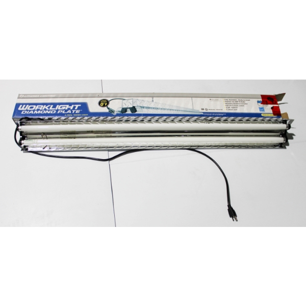 4 FT WORK LIGHT DIAMOND PLATE W/ CORD