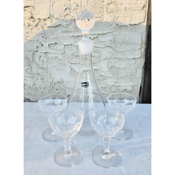 BOHEMIA CRYSTAL DECANTER WITH 4 GLASSES