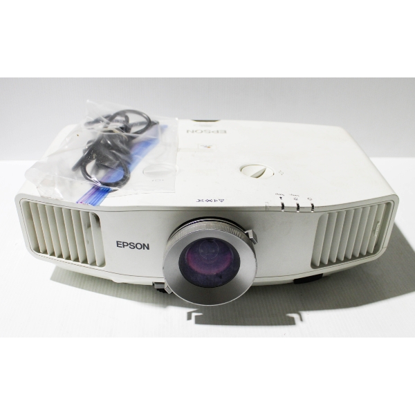 EPSON LCD PROJECTOR - FOR HOME OR OFFICE