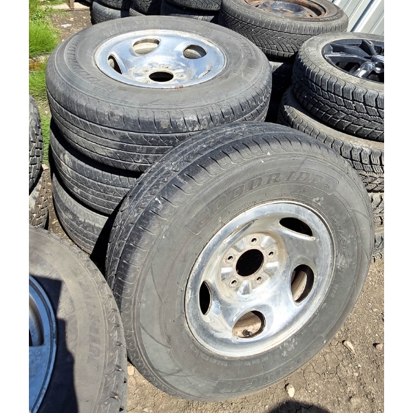 SET OF 4 GOODRIDE SU318 H/T 245/75 R16 TIRES