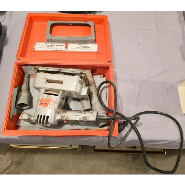 BLACK & DECKER DUAL-ACTION SANDER KIT