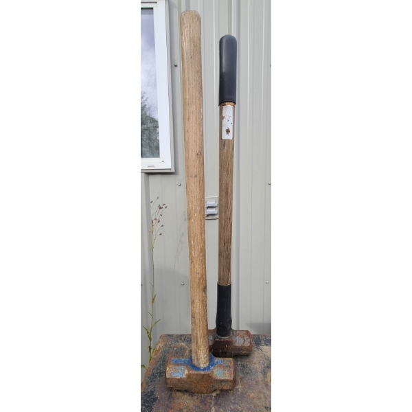 2 SLEDGE HAMMERS 8 LBS