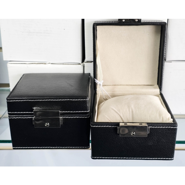 NEW LEATHER THEMED LOCKING WATCH DISPLAY BOX