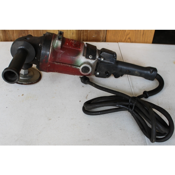 BLACK & DECKER 7"/9" HEAVY DUTY ANGLE GRINDER