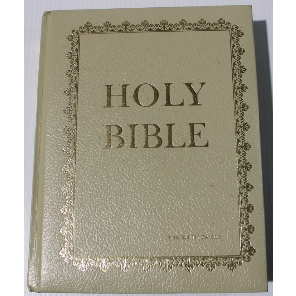 C. 1976 HOLY BIBLE CHRISTIAN HOME STUDY EDITION