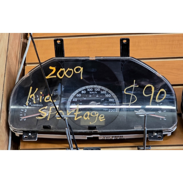 SALVAGE DASHBOARD FOR 2009 KIA SPORTAGE