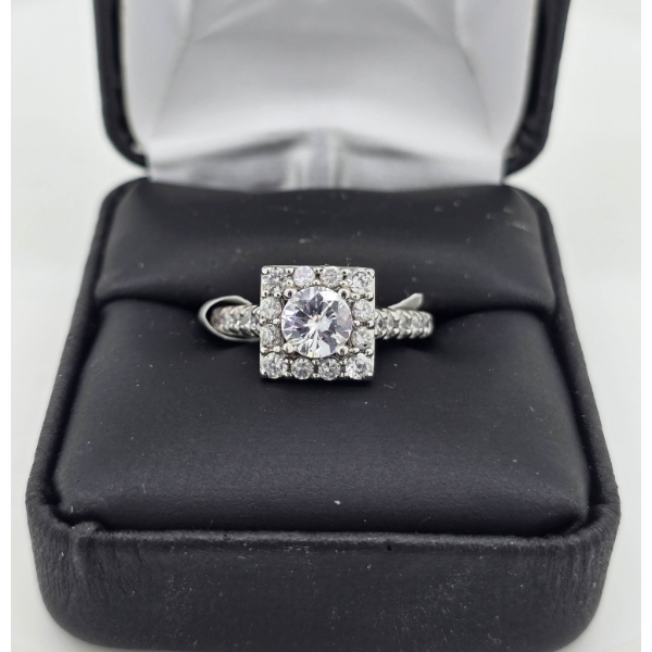 .925 SILVER DECORATIVE RING W/ CUBIC ZIRCONIA