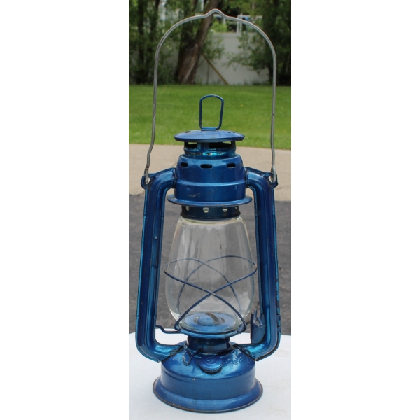 THE WORLD LIGHT CO. 707 LANTERN