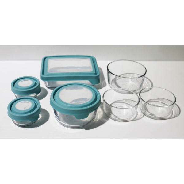 ANCHOR HOCKING GLASS STORAGE CONTAINERS W/ 4 LIDS
