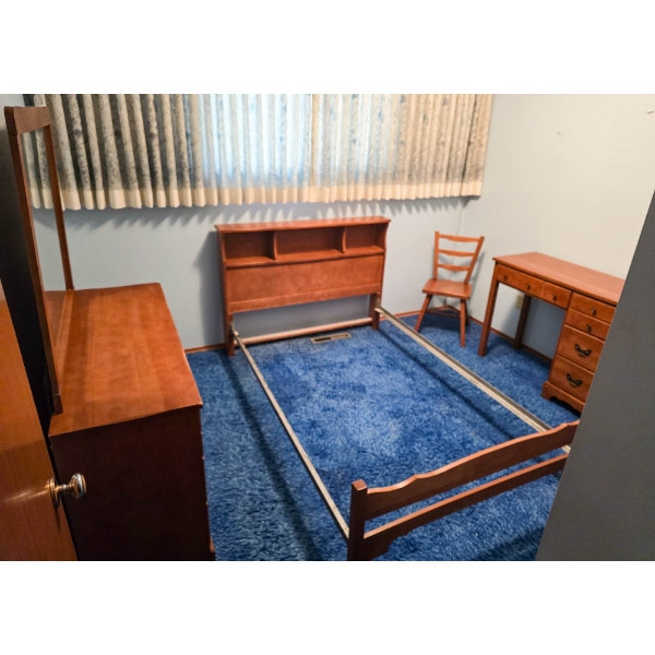 HARDWOOD BEDROOM SET WITH KIDS DESK