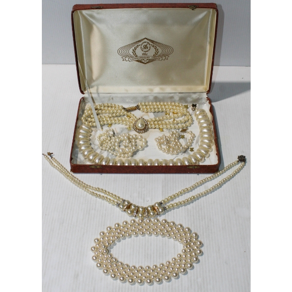 ESTATE COSTUME JEWELRY 