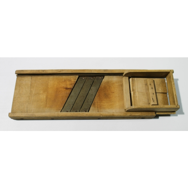 ANTIQUE WOODEN CABBAGE / SLAW / KRAUT CUTTER