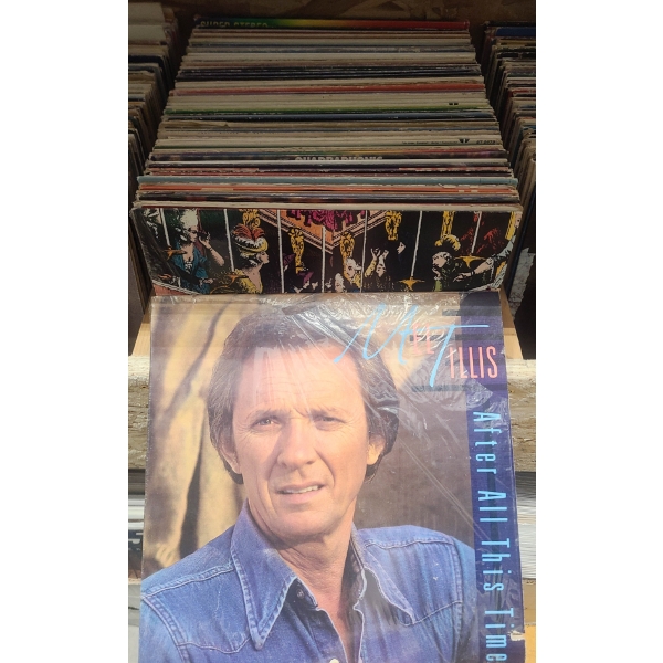50+ VINTAGE ESTATE LP RECORDS MEL TILLIS ETC.