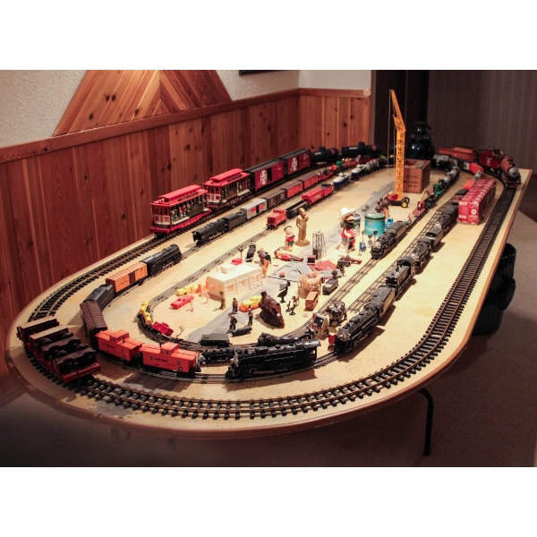 MODEL TRAIN SETS - LARGE ESTATE COLLECTION