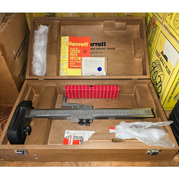 NEW STARRETT MASTER VERNIER HEIGHT GAGE